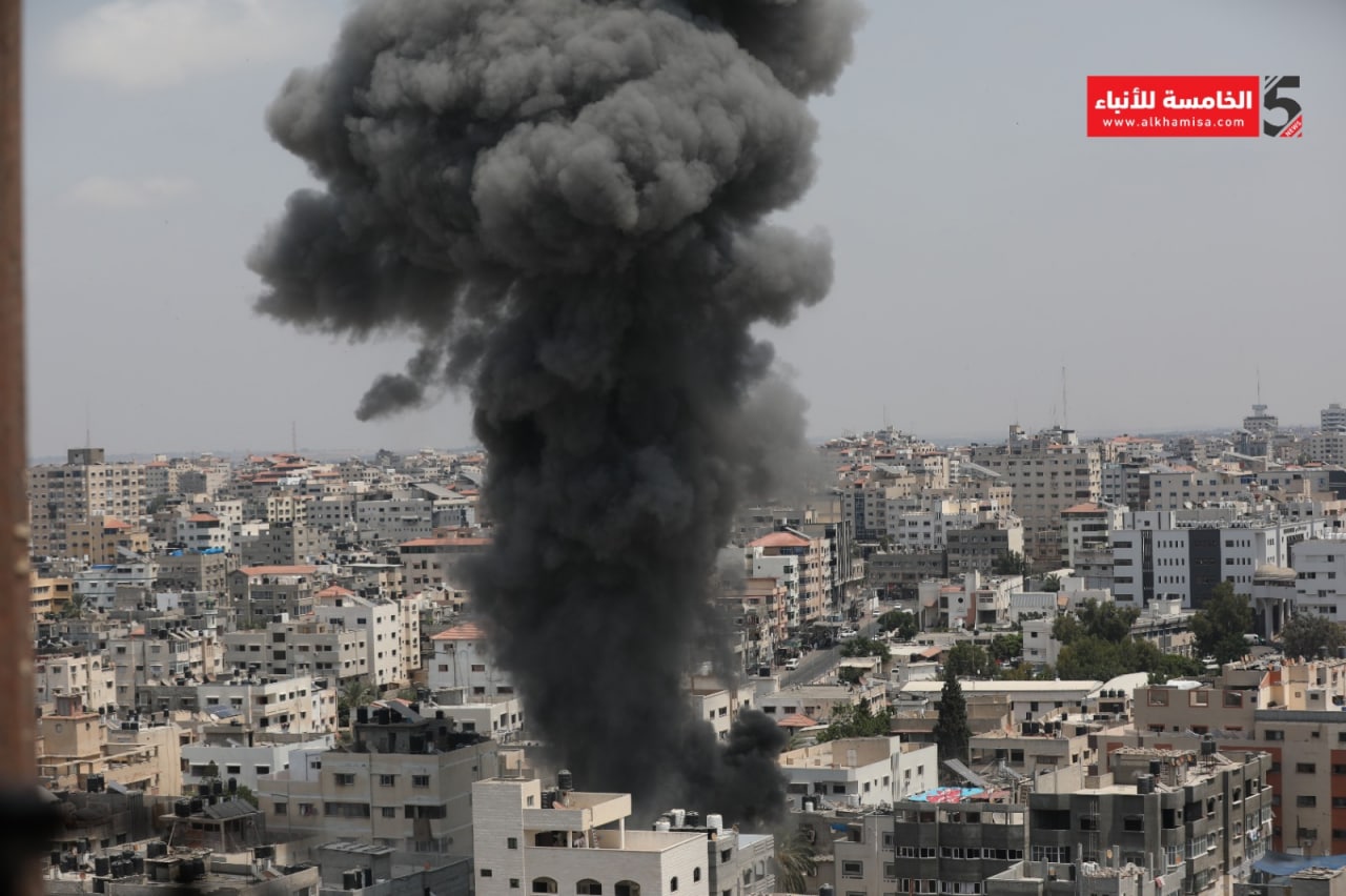 Видео: В Газе взорвано пятиэтажное здание